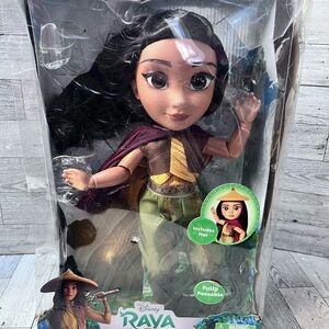 Disney Raya Doll with Cape and Hat